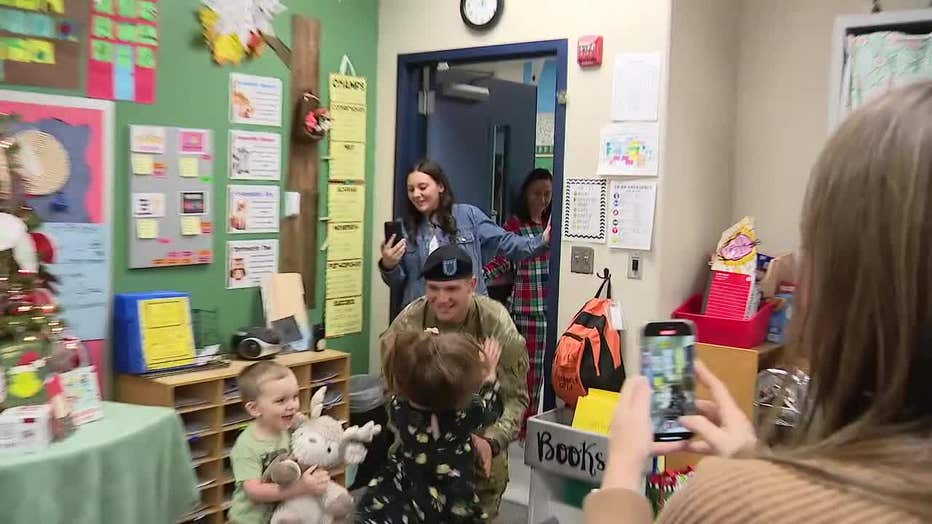 Army soldier home for Christmas in Grapevine surprises 6-year-old daughter: ‘Daddy missed you so much’