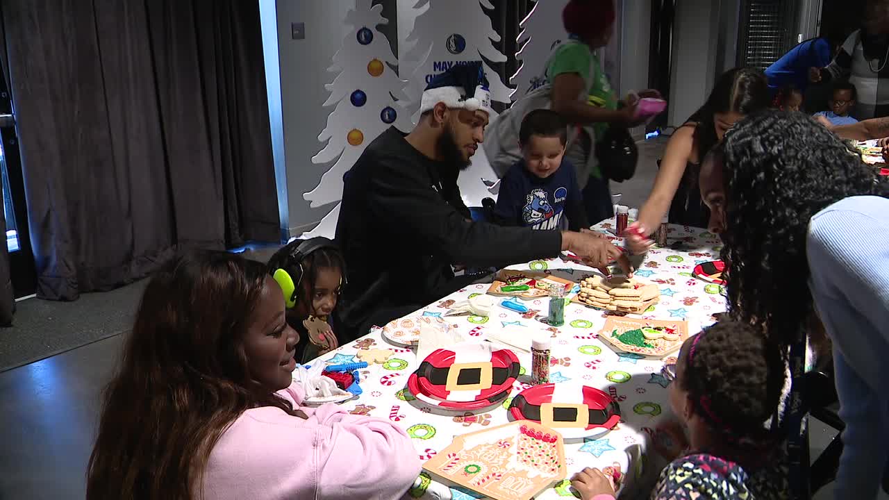 Dallas Mavs decorate cookies for Santa with kids facing homelessness