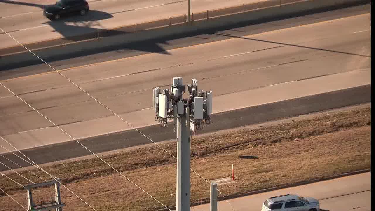 Burleson worker in critical condition after cell phone tower rescue